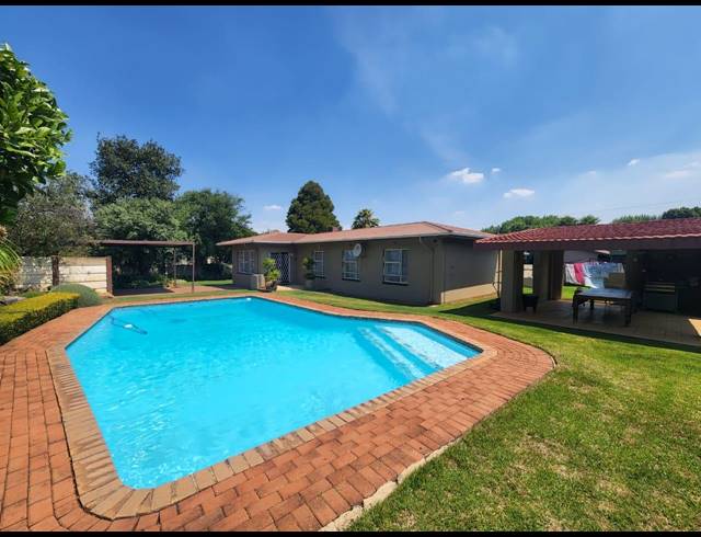 3 BEDROOM HOUSE FOR SALE IN VANDERBIJLPARK SW 5